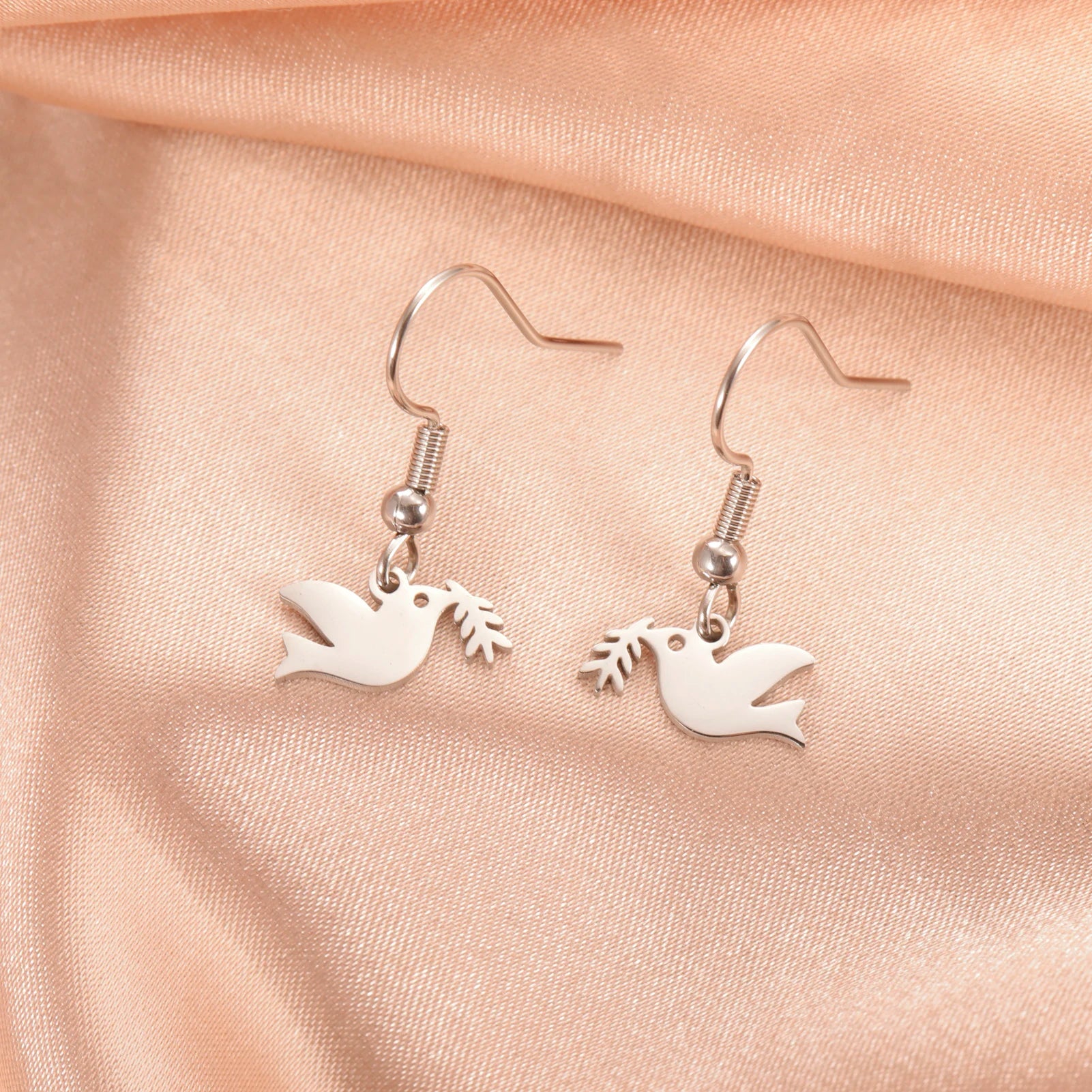 Simple Peace Dove Earrings Stainless Steel Peace Animal Logo Women's Earrings Fashion Party Jewelry Gifts