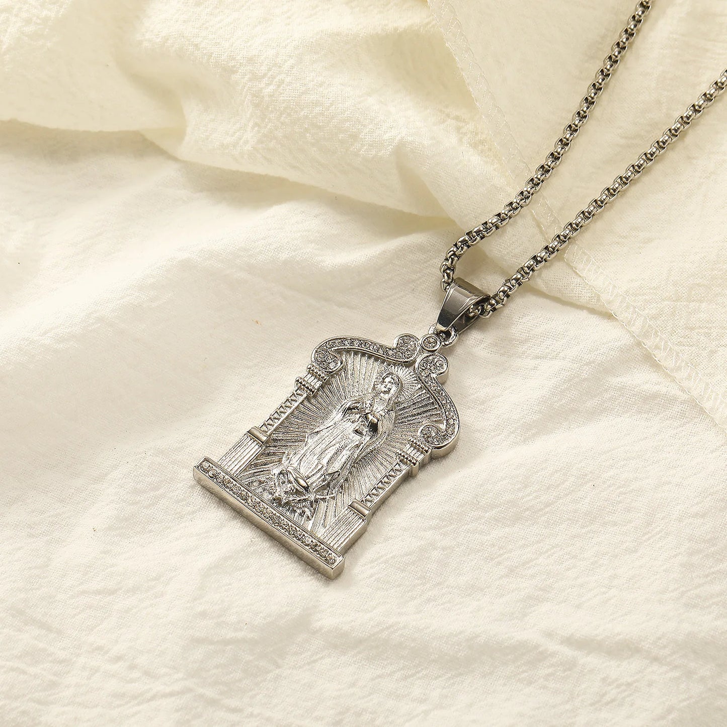 Virgin Mary Diamond Pendant, High-end Versatile Titanium Steel Men's and Women's Necklaces