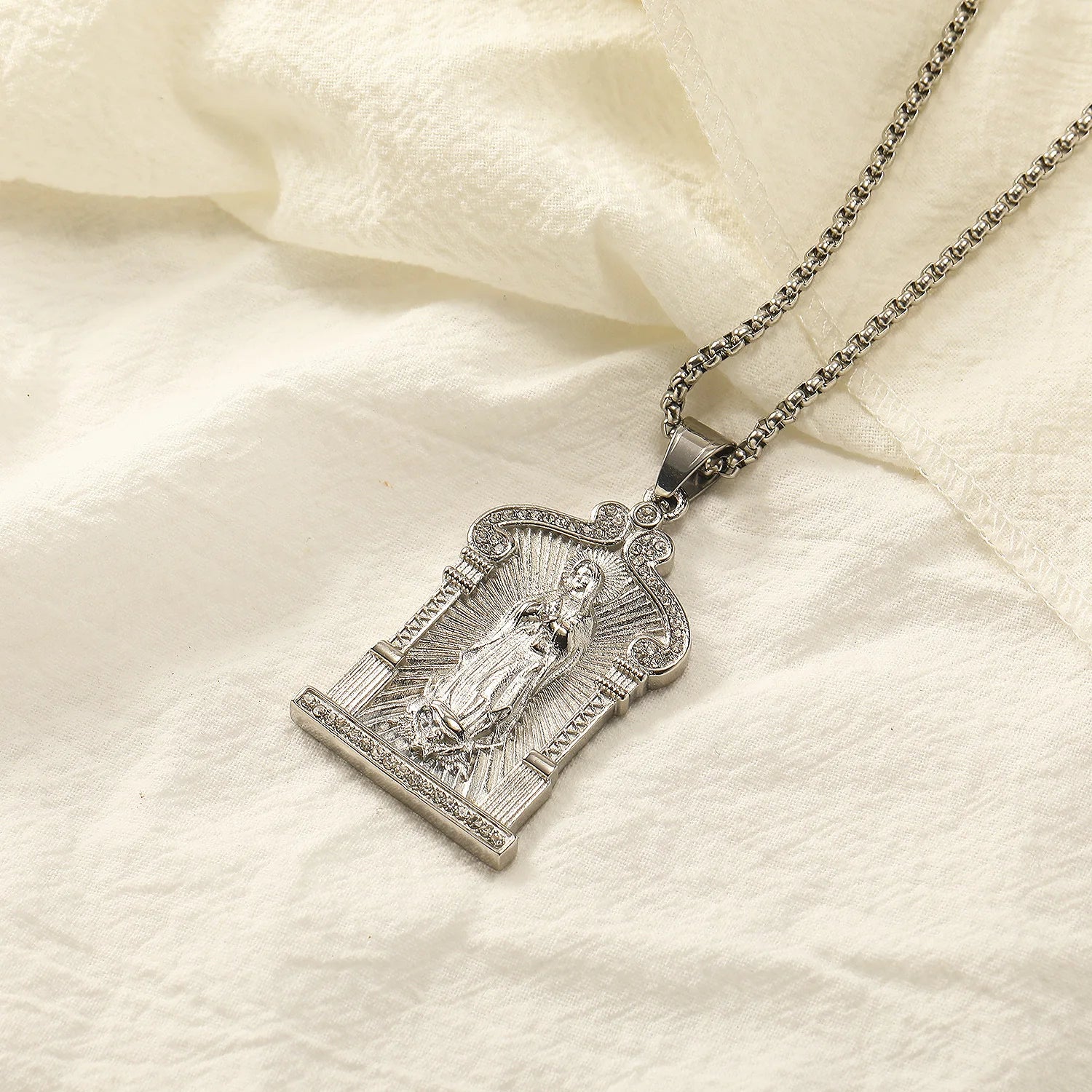 Virgin Mary Diamond Pendant, High-end Versatile Titanium Steel Men's and Women's Necklaces