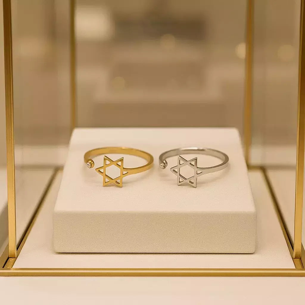 Elegant Star of David Ring - Gold