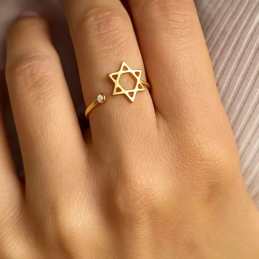 Elegant Star of David Ring - Gold